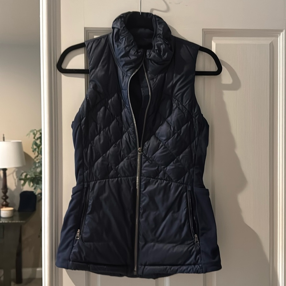 Lululemon down for a run vest